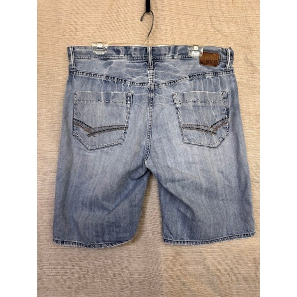 BKE Derek Mens Light Wash Denim Shorts Size 36 Relaxed Fit Thick Stitch Jorts